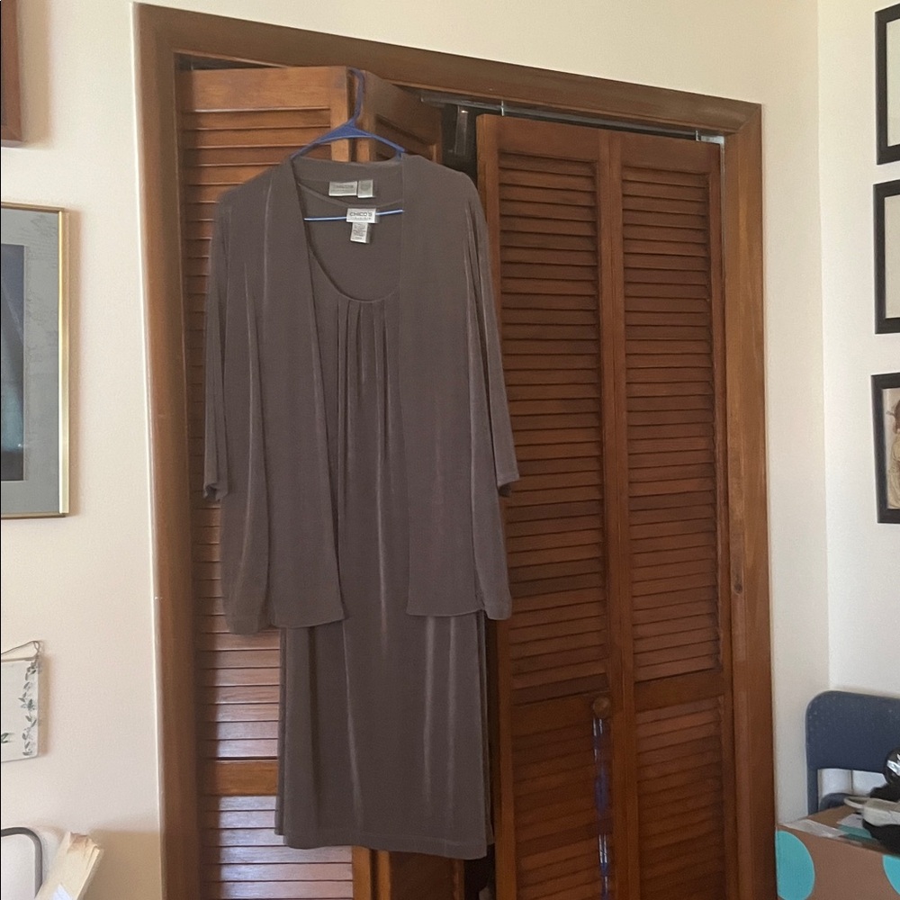 Chico's taupe midi travelers dress with jacket